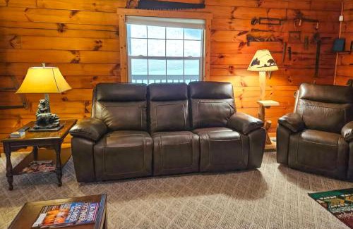 Procious Casa | Serene Mountain Retreat on 40 Acres with Fire Pit!