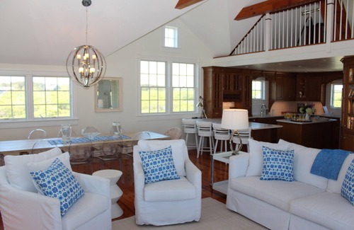 Madequecham Casa | Serene oasis that abuts 500 acres of conservation land near a secluded beach.