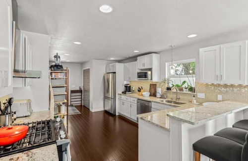 Fayetteville Casa | Serene On Maple - Close to DT and U of A