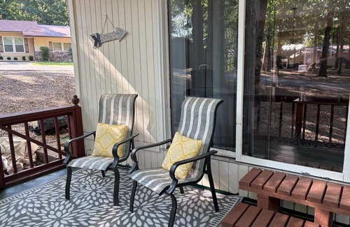 Hot Springs Village Casa | Serene Partial Lakeview Kayaks access to golf, lakes, hiking and more.