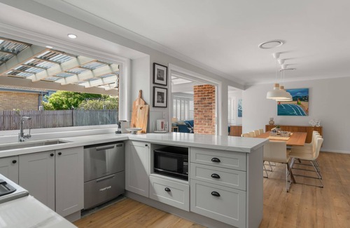 Culburra Beach Casa | Serene - Pet Friendly with Swimming Pool