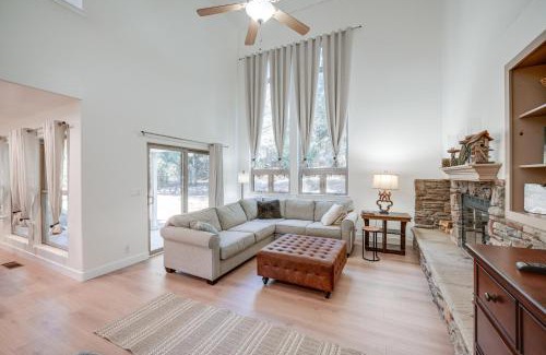 Pine Mountain Club Casa | Serene Pine Mountain Club Home with Pool Access!