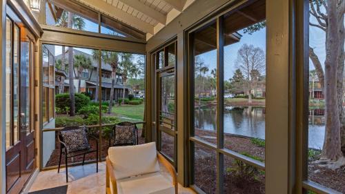 Sandestin Casa | Serene Pondfront Stay w View Pool Access Walk to Baytowne Wharf