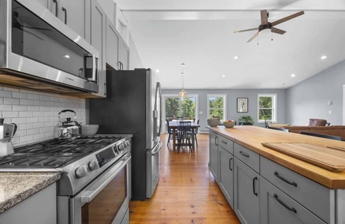 Blue Hill Casa | Serene Pondside Cottage w/Private Island Camping!