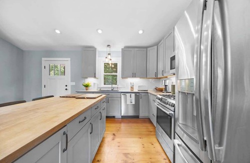 Blue Hill Casa | Serene Pondside Cottage w/Private Island Camping!