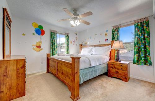 Windwood Bay Casa | Serene Poolside Home Minutes from Parks