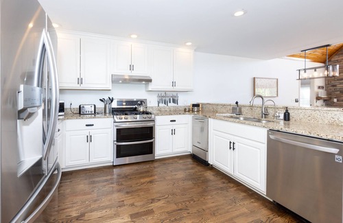 Lake Oconee Casa | Serene Private Lake Oconee Home - Modern Amenities