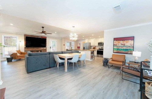Tuscaloosa Casa | Heated Pool & Huge Yard, 15 Min to UA