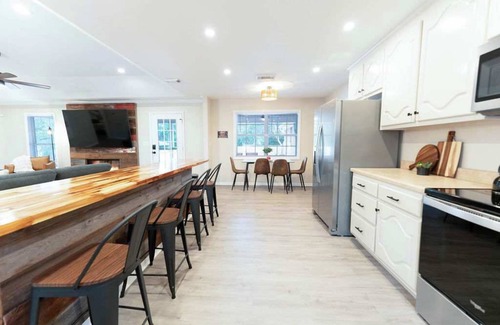 Tuscaloosa Casa | Heated Pool & Huge Yard, 15 Min to UA