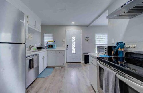 North Charleston Casa | Serene Private Renovated Charleston Getaway