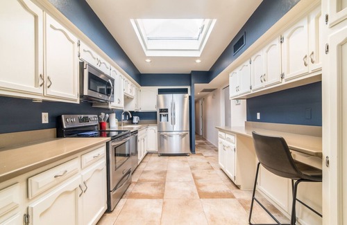 Pueblo Villas Casa | Serene Pueblo Style Townhome en Scenic North Central Tucson
