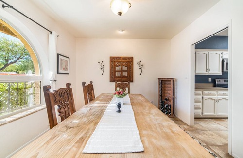 Pueblo Villas Casa | Serene Pueblo Style Townhome en Scenic North Central Tucson