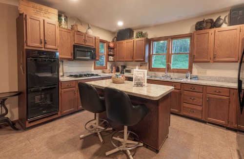 Killbuck Otro | Serene Retreat in SW Holmes County, OH - Nature-Lover's Paradise - Dog-Friendly!