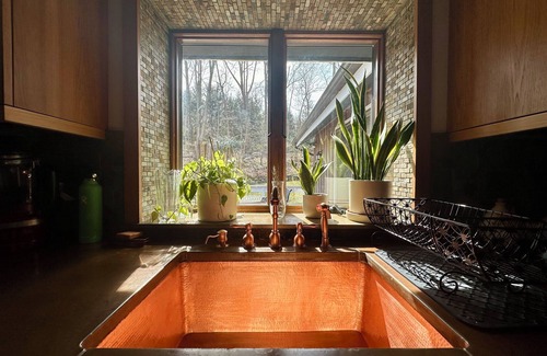 Mount Kisco Casa | Serene Retreat in the Hills of Westchester