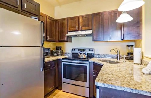 Pittsfield Condominio | Serene Retreat in the Scenic Berkshire Mountains