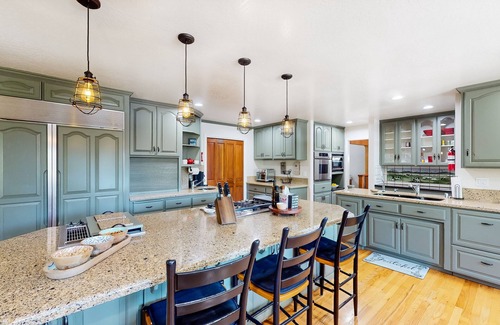Grass Valley Casa | Serene retreat with pool, hot tub, basketball court, wood fireplace, & gas grill