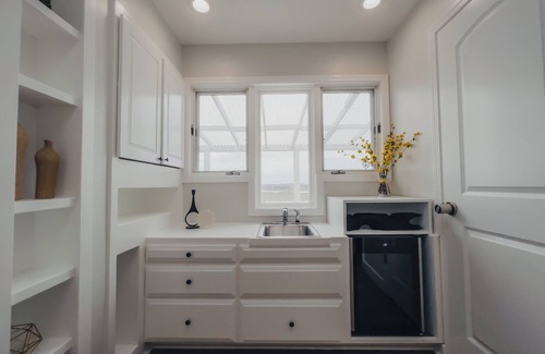 Moss Landing Casa | Serene river view & beach walk, near Monterey Aquarium, Laguna Seca, Santa Cruz