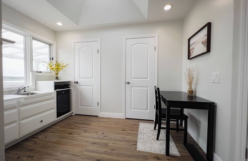 Moss Landing Casa | Serene river view & beach walk, near Monterey Aquarium, Laguna Seca, Santa Cruz