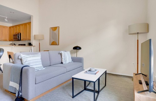 San Bruno Apartamento | Serene San Bruno 1BR w/ Pool, Gym & W/D, near highways, by Blueground
