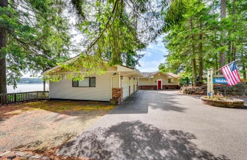 Shelton Casa | Serene Shelton Sanctuary with Private Beach and Kayaks