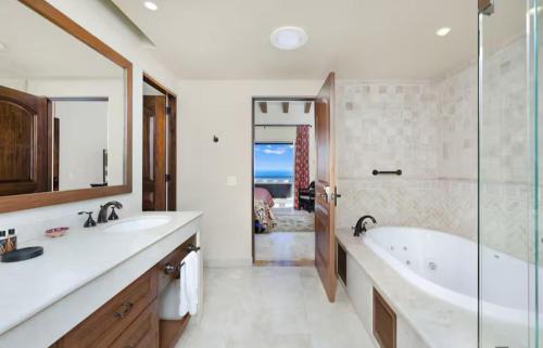 Sunset Beach Apartamento | Serene Shores Elegant 3BR Escape with Golf cart