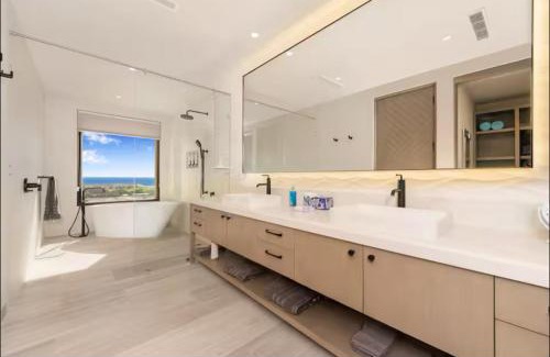 Sunset Beach Apartamento | Serene Shores Elegant 3BR Escape with Golf cart