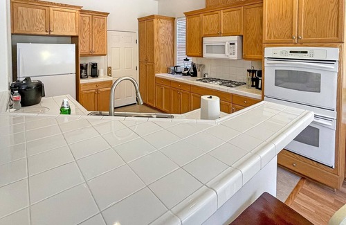 Antioch Casa | Serene single story home in Antioch San Francisco with Washer Dryer