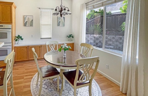 Antioch Casa | Serene single story home in Antioch San Francisco with Washer Dryer