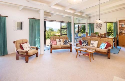 Anakiwa Casa | Serene Sounds - Anakiwa Holiday Home