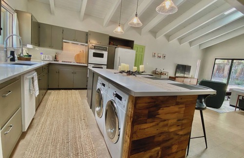 Pioneer Trail Casa | Serene South Lake Tahoe seasonal retreat with modern amenities