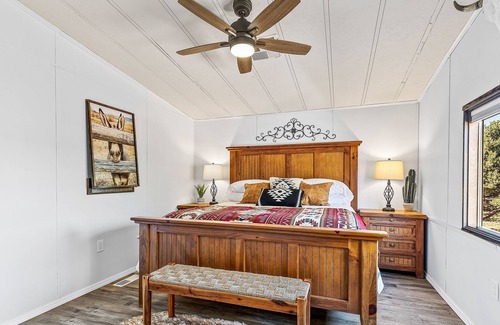 Williams Casa | Serene Stay~Hot Tub~Grand Canyon~Route 66! On 1 Acre!
