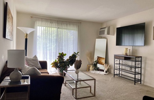 Wixom Apartamento | Cozy 1BDRM Closest to Freeways & Mall