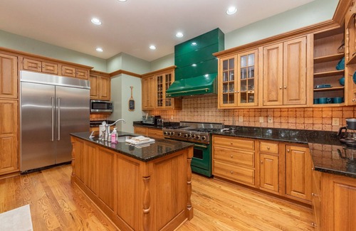 North Glade Hills Casa | Serene Stay w/ Hot Tub, Dock & Game Room