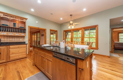 North Glade Hills Casa | Serene Stay w/ Hot Tub, Dock & Game Room