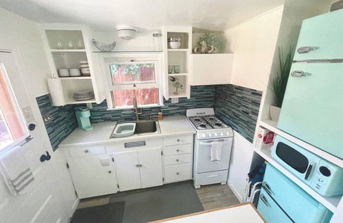 Toro Canyon Apartamento | Serene stay with gym, orchard, horses, bunnies, chickens and a pond in CARP!