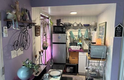 Sanger Otro | Serene Tiny Home Retreat