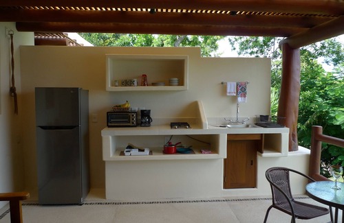 Playa Las Gatas Apartamento | Serene tropical retreat with open air shower and panoramic views