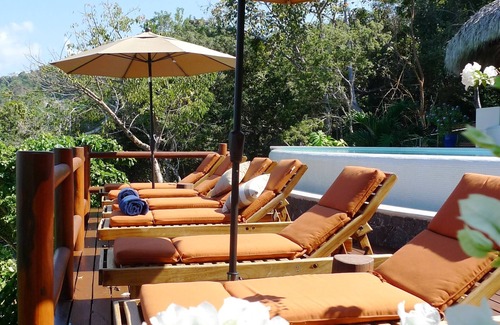 Playa Las Gatas Apartamento | Serene tropical retreat with open air shower and panoramic views