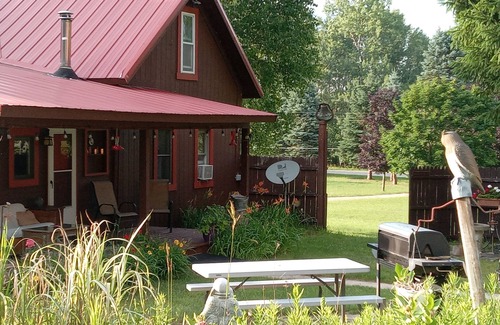 Maple City Chalet De Esquí | Serene up north leelanau paradise on M-22