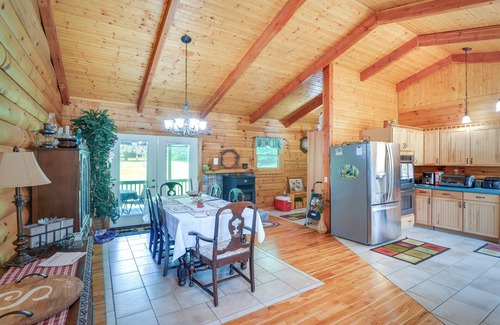 Dailey Cabina | Serene Valley Bend Cabin Rental: 7 Private Acres!