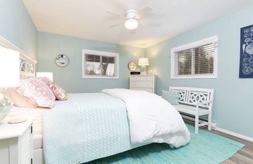 Jamestown Casa | Serene Views! Contemporary Cottage on the Historic North End of Jamestown