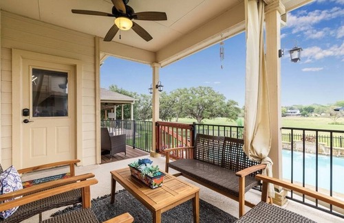 Cibolo Casa | Serene Views Ideal For Long Stays Heated Pool