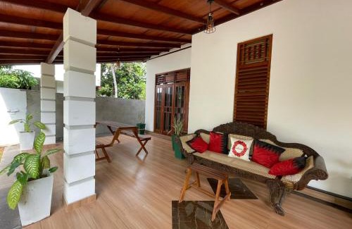 Hettimulla Hotel | Serene Villa