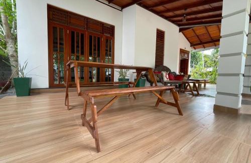 Hettimulla Hotel | Serene Villa