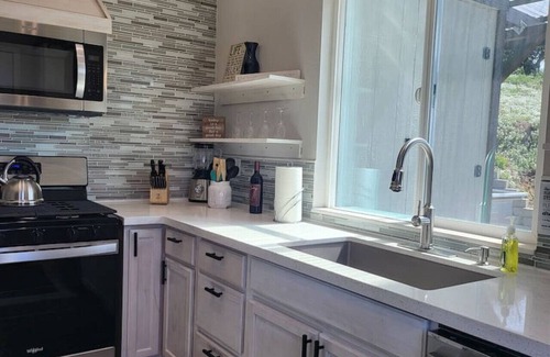 Fallbrook Casa | Serene Vineyard Cottage Escape