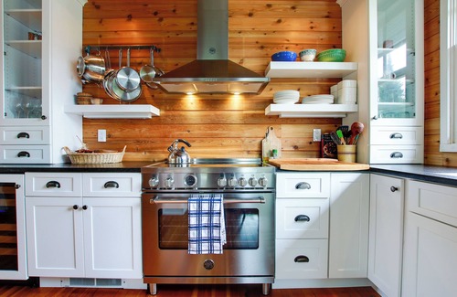 Gills Rock Cabina | Serene Washington Island Getaway w/ Private Beach!