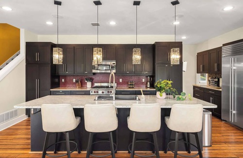 Picnic Point-North Lynnwood Villa | Serene Waterfront Escape w/ Amazing View & Hot Tub