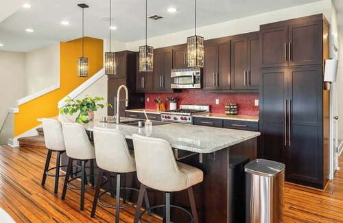 Picnic Point-North Lynnwood Villa | Serene Waterfront Escape w/ Amazing View & Hot Tub