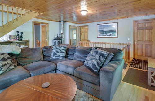 New Durham Casa | Serene Waterfront New Durham Home: Patio & Kayaks