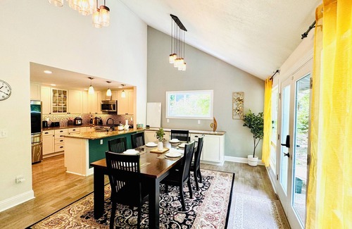 Cottage Lake Casa | Serene Wooded Retreat in Woodinville
